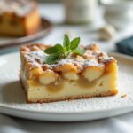 Rezeptidee Wein zum Essen Oster Mandelkuchen mit Rhabarberkompott und ein Glas Dessertwein