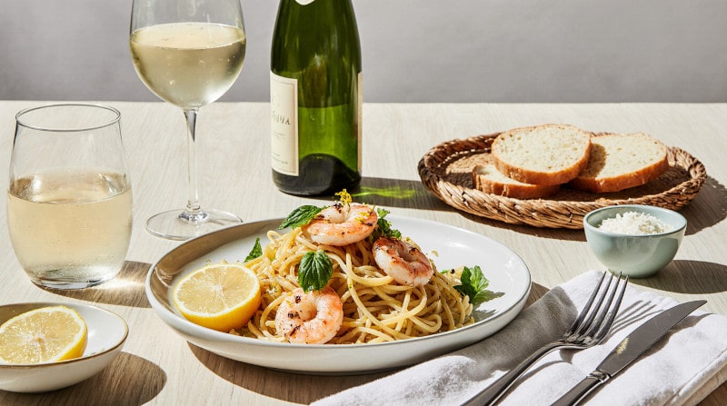 Rezeptidee Wein zum Essen Zitrus-Tagliolini, Garnelen, Limettenbutter, Lugana DOC