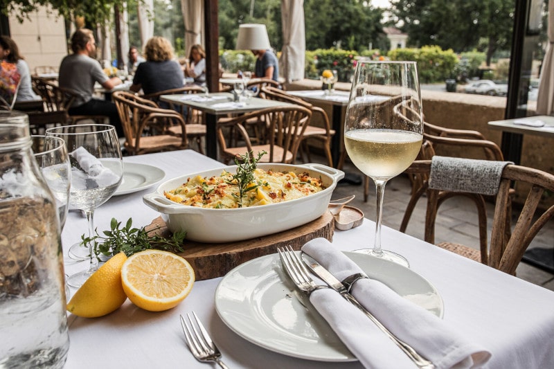 Wein aus Deutschland: Kartoffel-Zucchini-Gratin mit Zitronen-Thymian-Crème und Weißburgunder aus der Pfalz